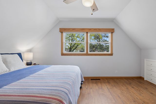 305 2nd Court, Crystal Lake, IL 60014