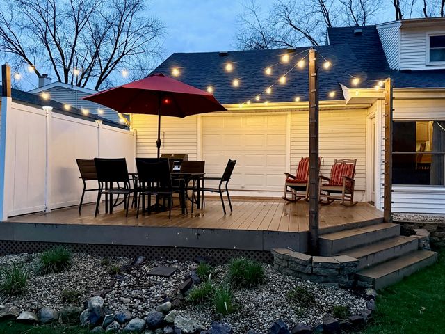 305 2nd Court, Crystal Lake, IL 60014