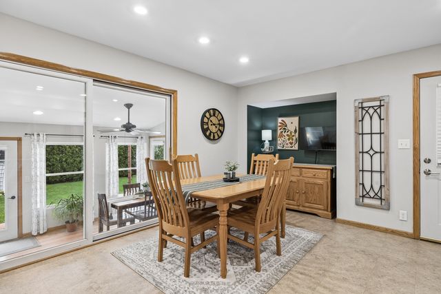 305 2nd Court, Crystal Lake, IL 60014