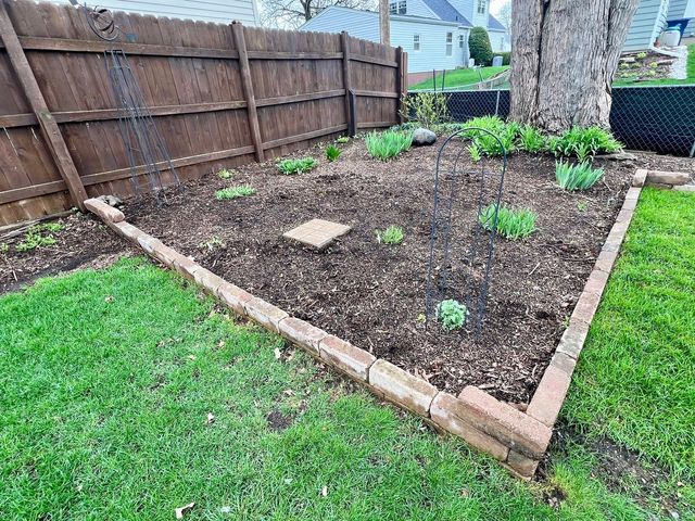 305 2nd Court, Crystal Lake, IL 60014