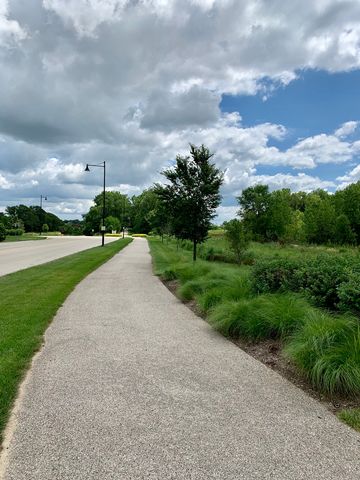 305 2nd Court, Crystal Lake, IL 60014