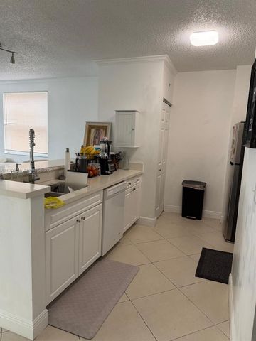17145 N Bay Rd 4412, Sunny Isles Beach, FL 33160