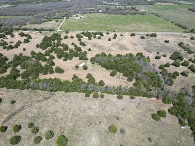 757 Reynolds Road, Whitewright, TX 75491