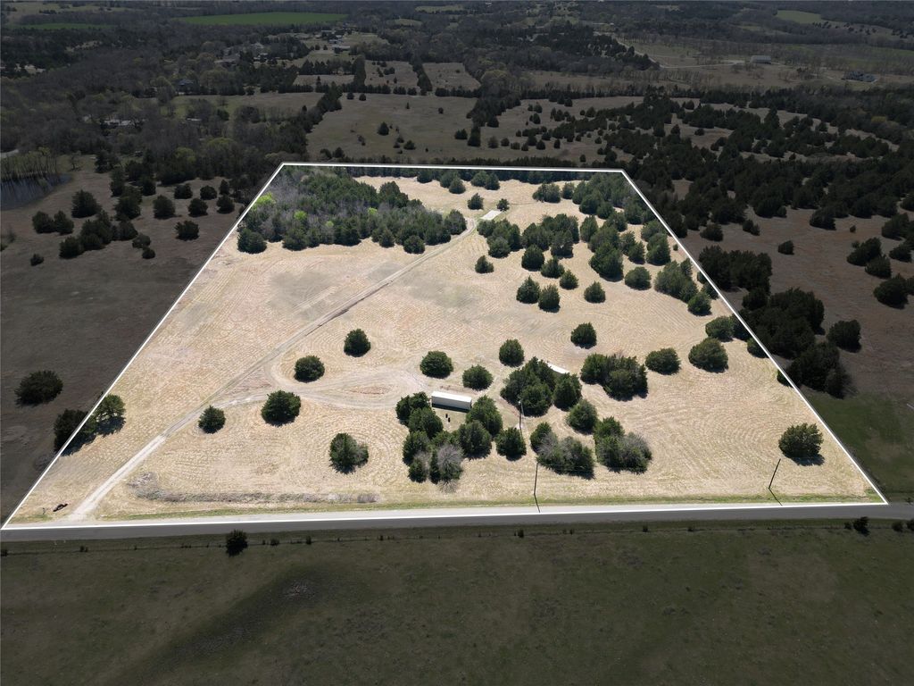 757 Reynolds Road, Whitewright, TX 75491