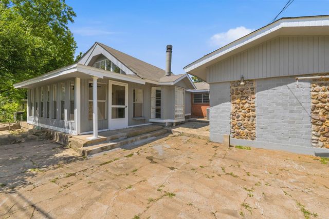 15 Phyllis Ct, Jacksonville, AR 72076