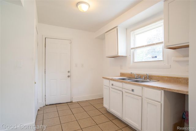 14481 Rosemary Street, Detroit, MI 48213