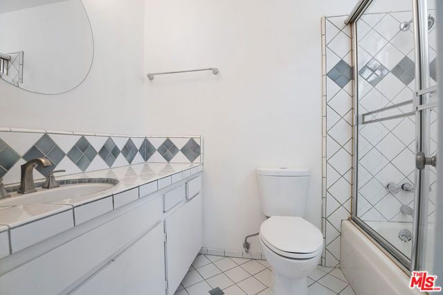 837 N West Knoll Drive 106, West Hollywood, CA 90069