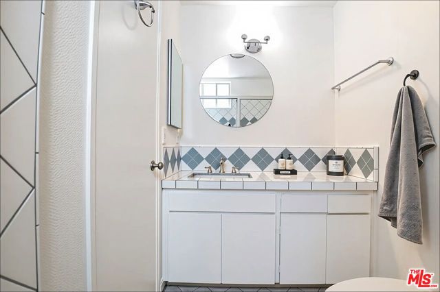 837 N West Knoll Drive 106, West Hollywood, CA 90069