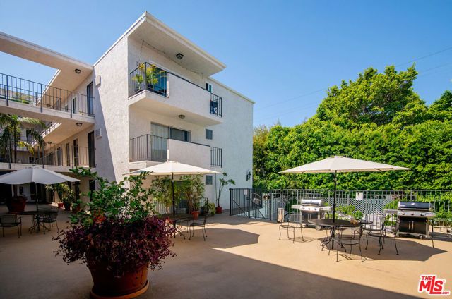 837 N West Knoll Drive 106, West Hollywood, CA 90069