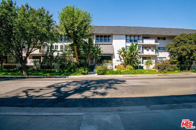 837 N West Knoll Drive 106, West Hollywood, CA 90069