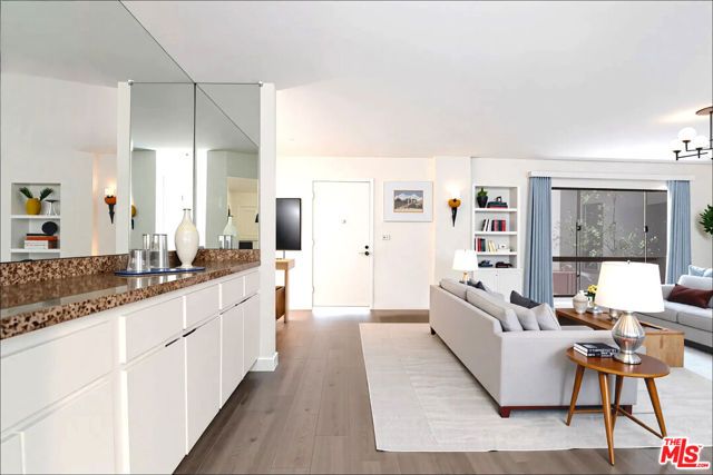 837 N West Knoll Drive 106, West Hollywood, CA 90069