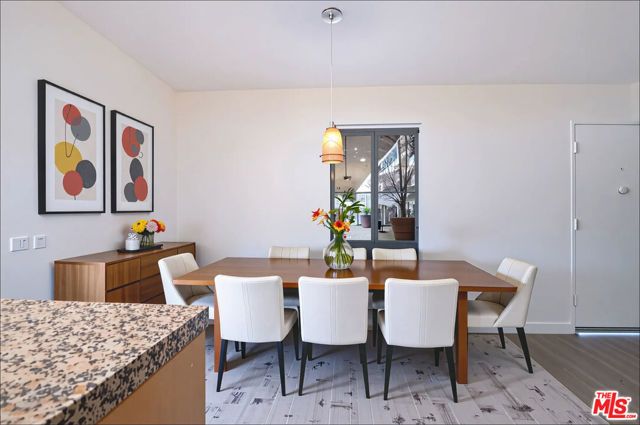 837 N West Knoll Drive 106, West Hollywood, CA 90069