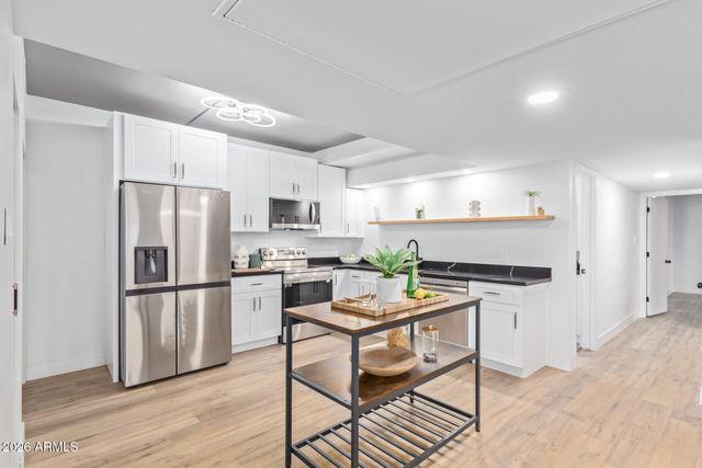 351 E THOMAS Road D208, Phoenix, AZ 85012