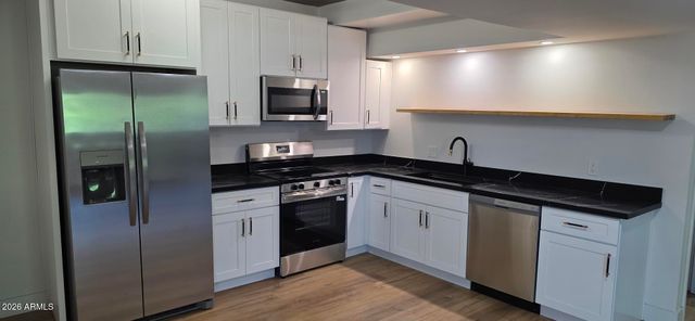 351 E THOMAS Road D208, Phoenix, AZ 85012