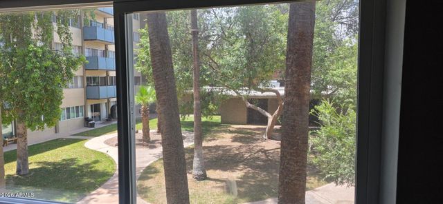 351 E THOMAS Road D208, Phoenix, AZ 85012