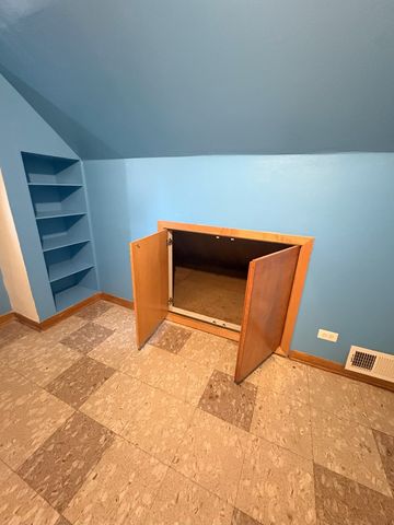 3112 Pearl Avenue, Melrose Park, IL 60164