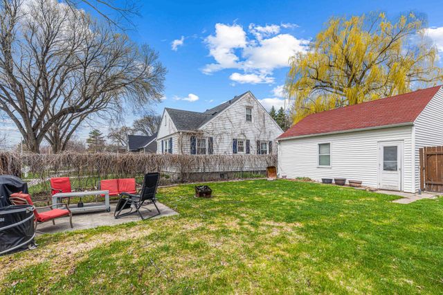 601 11th Street N, Moorhead, MN 56560