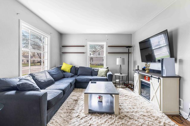 601 11th Street N, Moorhead, MN 56560
