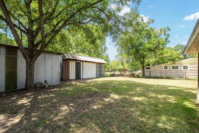 508 W 9th Street, Kemp, TX 75143