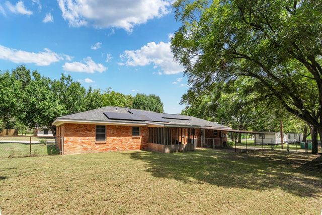 508 W 9th Street, Kemp, TX 75143