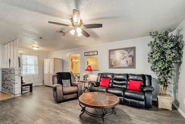 508 W 9th Street, Kemp, TX 75143