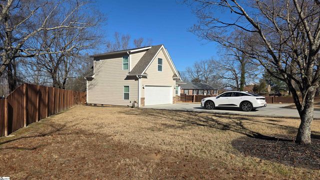 843 Saint Mark Road, Taylors, SC 29687