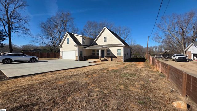 843 Saint Mark Road, Taylors, SC 29687