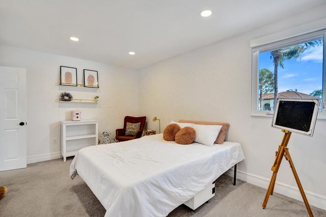 4011 NE 26th Avenue, Lighthouse Point, FL 33064