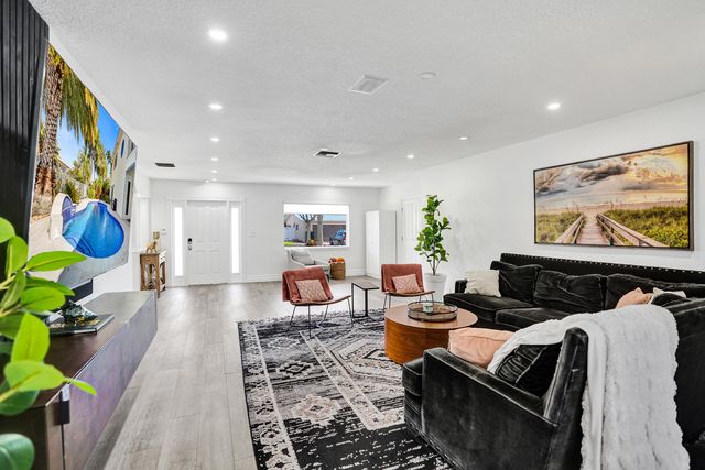 4011 NE 26th Avenue, Lighthouse Point, FL 33064