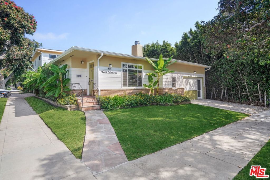 601 9th Street D, Santa Monica, CA 90402