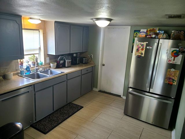 7628 Lakeview Drive, The Colony, TX 75056
