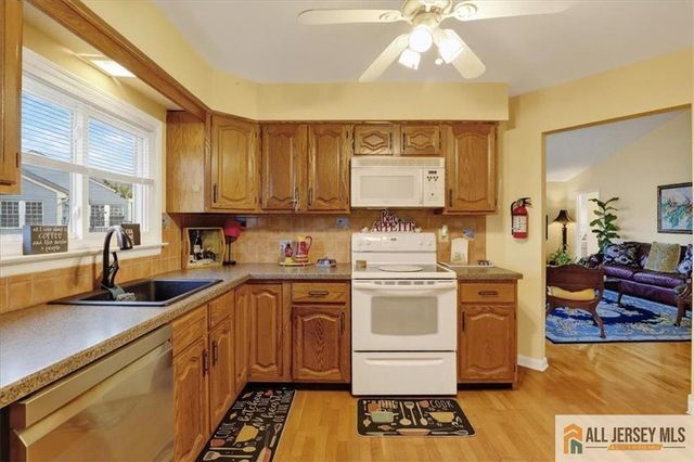 5 Wingate Court 5D, Monroe, NJ 08831
