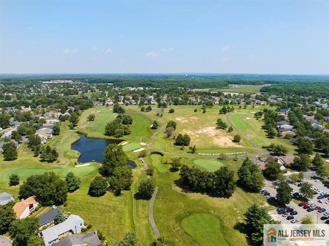 5 Wingate Court 5D, Monroe, NJ 08831