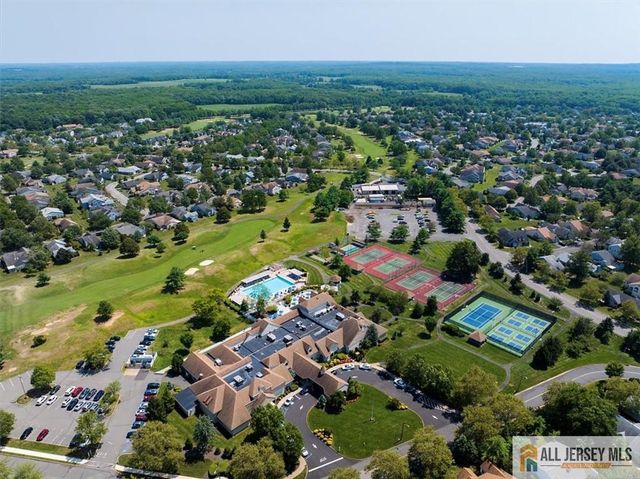 5 Wingate Court 5D, Monroe, NJ 08831