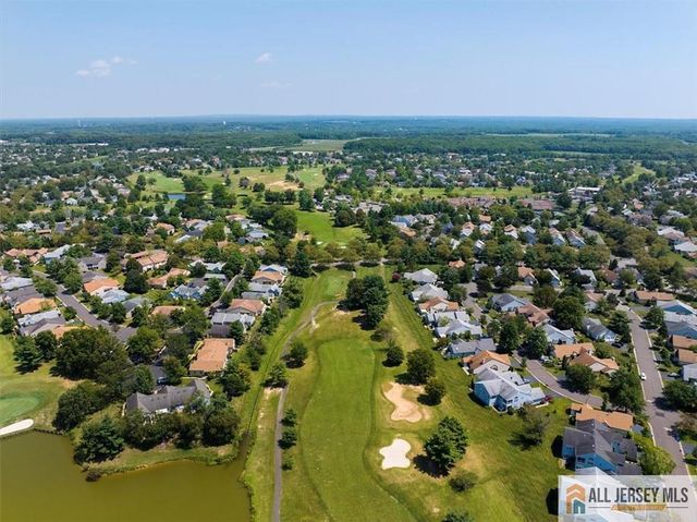 5 Wingate Court 5D, Monroe, NJ 08831