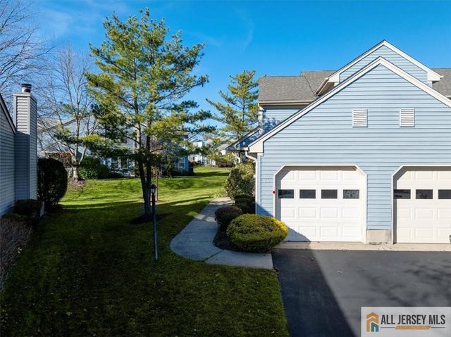 5 Wingate Court 5D, Monroe, NJ 08831