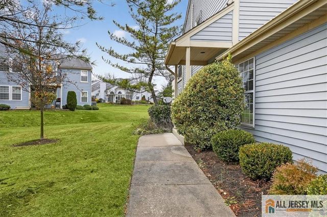 5 Wingate Court 5D, Monroe, NJ 08831