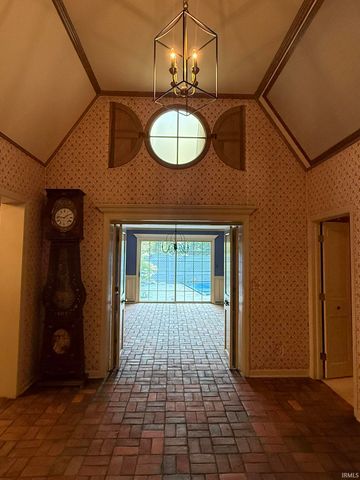 648 S Woodscrest Drive, Bloomington, IN 47401