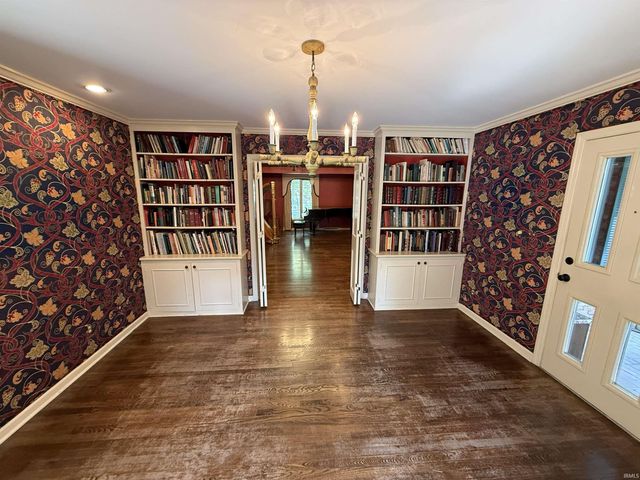 648 S Woodscrest Drive, Bloomington, IN 47401