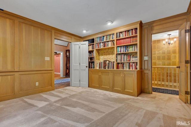 648 S Woodscrest Drive, Bloomington, IN 47401