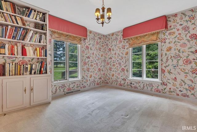 648 S Woodscrest Drive, Bloomington, IN 47401