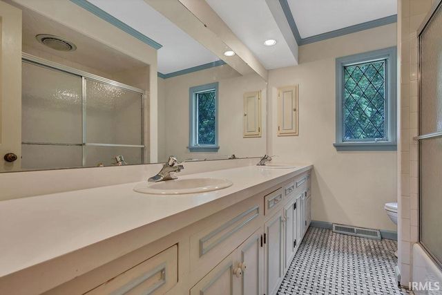 648 S Woodscrest Drive, Bloomington, IN 47401