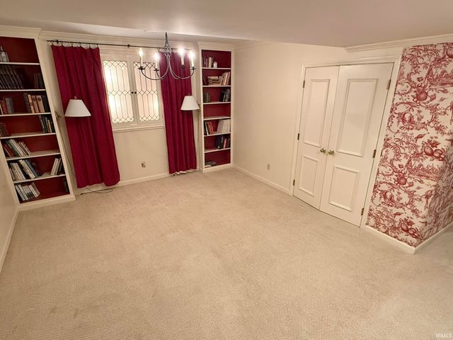 648 S Woodscrest Drive, Bloomington, IN 47401