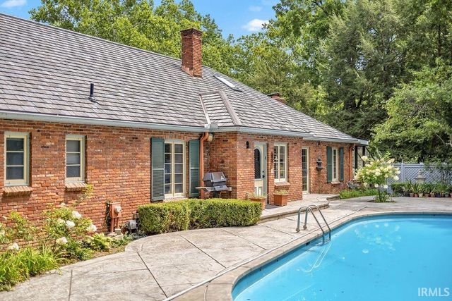 648 S Woodscrest Drive, Bloomington, IN 47401