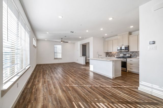 699 Vista Oaks Road, Lewisville, TX 75067