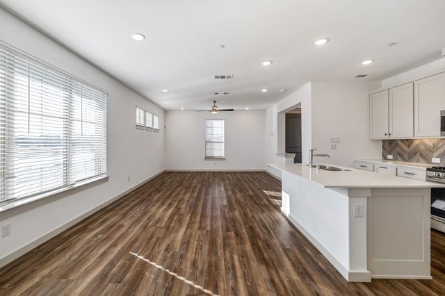 699 Vista Oaks Road, Lewisville, TX 75067