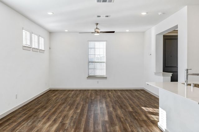 699 Vista Oaks Road, Lewisville, TX 75067