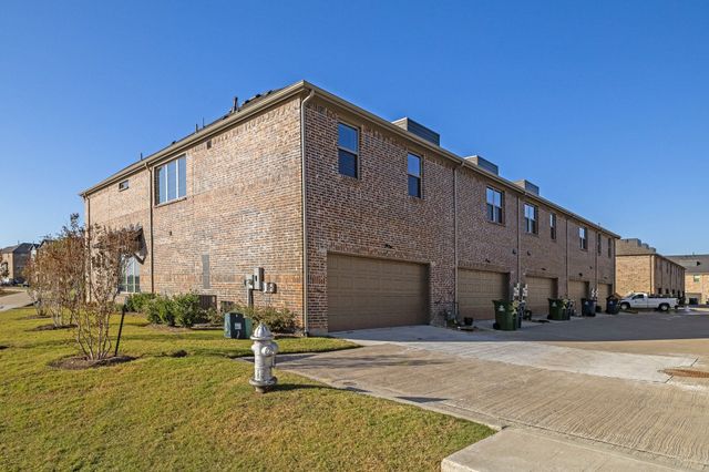 699 Vista Oaks Road, Lewisville, TX 75067
