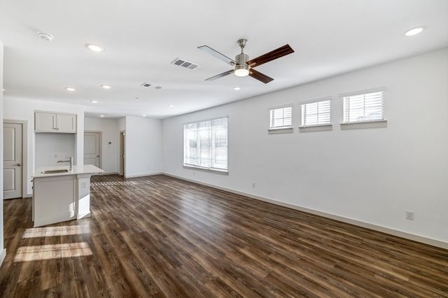 699 Vista Oaks Road, Lewisville, TX 75067