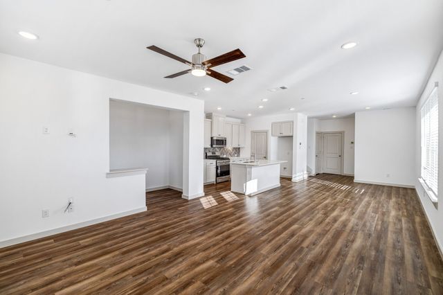 699 Vista Oaks Road, Lewisville, TX 75067